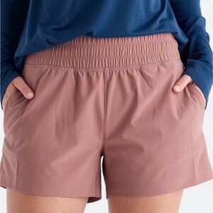 Free Fly Women’s Pull-On Breeze Short Light Sangria Pink Size Small nwt